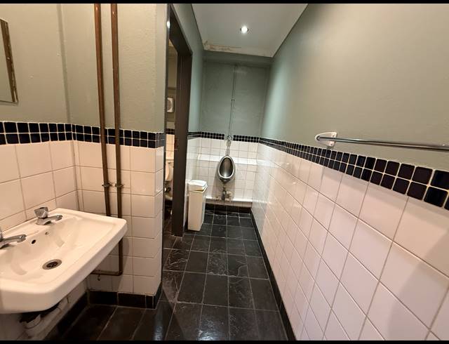 228M² OFFICE TO LET IN MILPARK